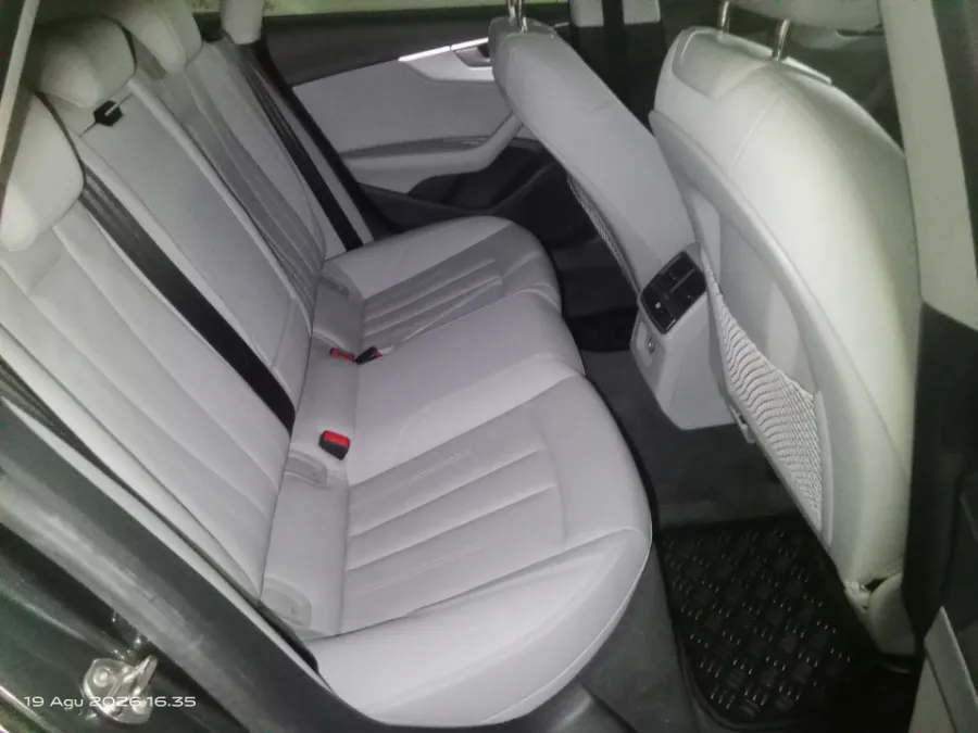 Foto Mobil Bekas Kabin Belakang Audi A5 2.0 TFSI X-Line tahun 2022