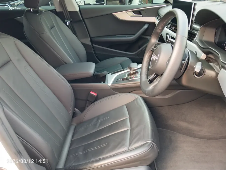 Foto Mobil Bekas Kabin Depan Audi A5 2.0 TFSI X-Line tahun 2022