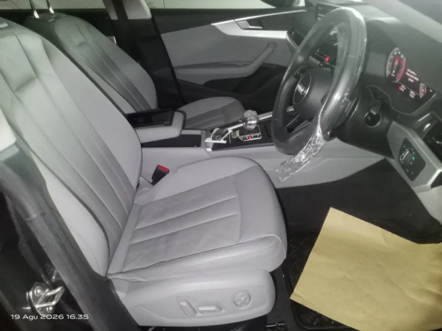 Foto Mobil Bekas Kabin Depan Audi A5 2.0 TFSI X-Line tahun 2022