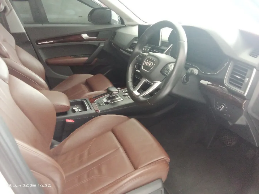 Foto Mobil Bekas Kabin Depan Audi Q5 2.0 TFSI Quattro tahun 2018