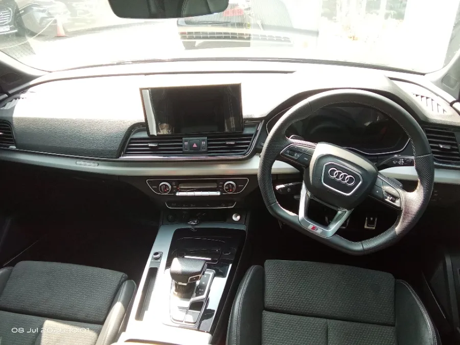 Foto Mobil Bekas Dashboard Audi Q5 2.0 TFSI Quattro tahun 2022