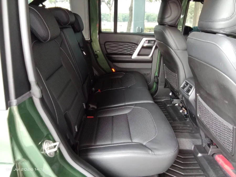 Foto Mobil Bekas Kabin Belakang Baic BJ40 Plus 2.0 tahun 2024