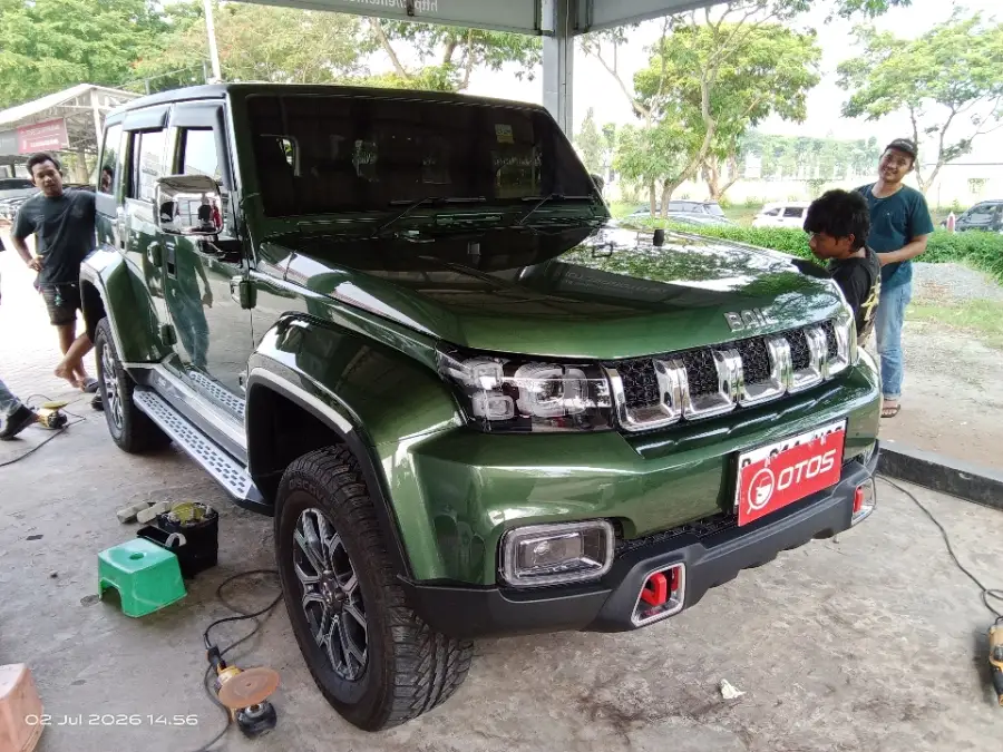 Foto Mobil Bekas Kanan Depan Baic BJ40 Plus 2.0 tahun 2024