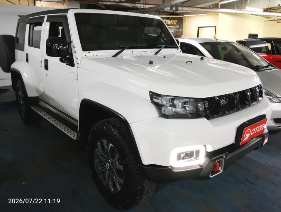 Foto Mobil Bekas Kanan Depan Baic BJ40 Plus 2.0 tahun 2024
