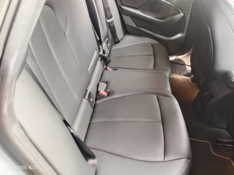 Foto Mobil Bekas Kabin Belakang BMW 218i 1.5 tahun 2022