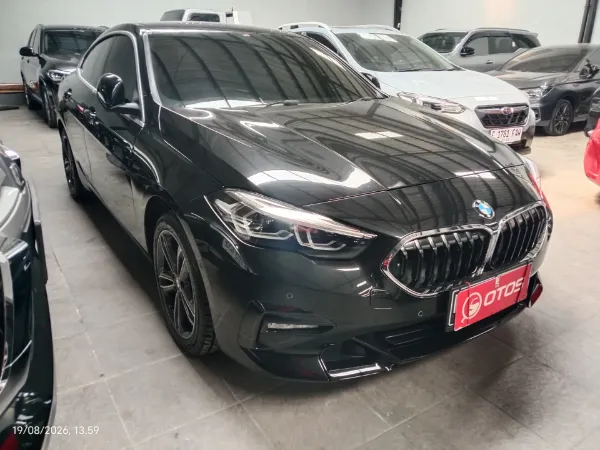 2022 BMW 218i 1.5 - Foto 1 dari 6