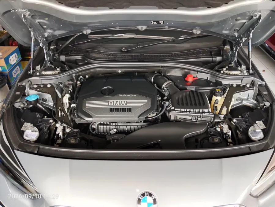Foto Mobil Bekas Mesin BMW 218i 1.5 tahun 2022