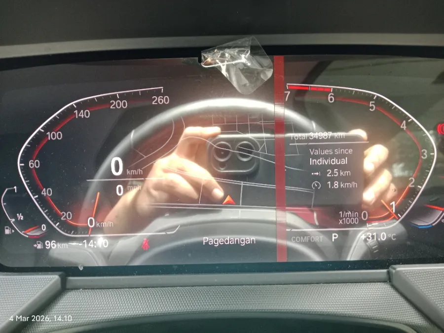 Foto Mobil Bekas Odometer BMW 218i 1.5 tahun 2022