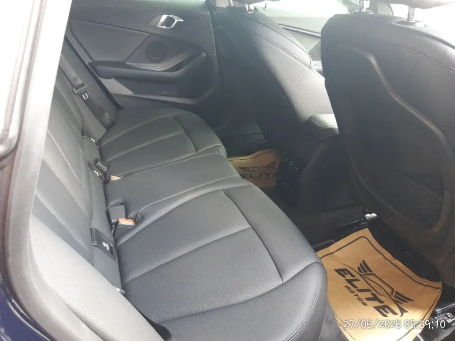 Foto Mobil Bekas Kabin Belakang BMW 218i 1.5 tahun 2023
