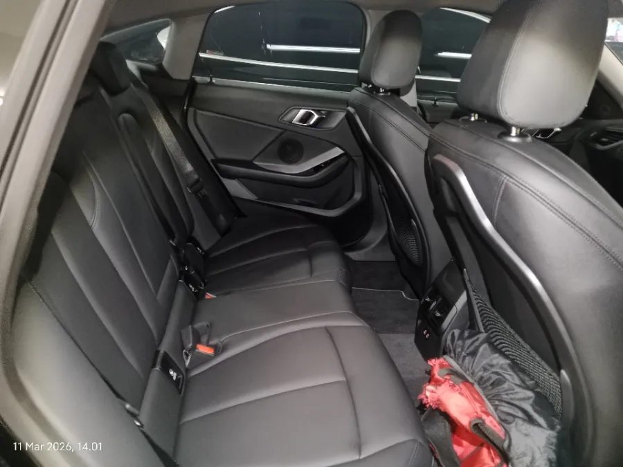 Foto Mobil Bekas Kabin Belakang BMW 218i 1.5 tahun 2023