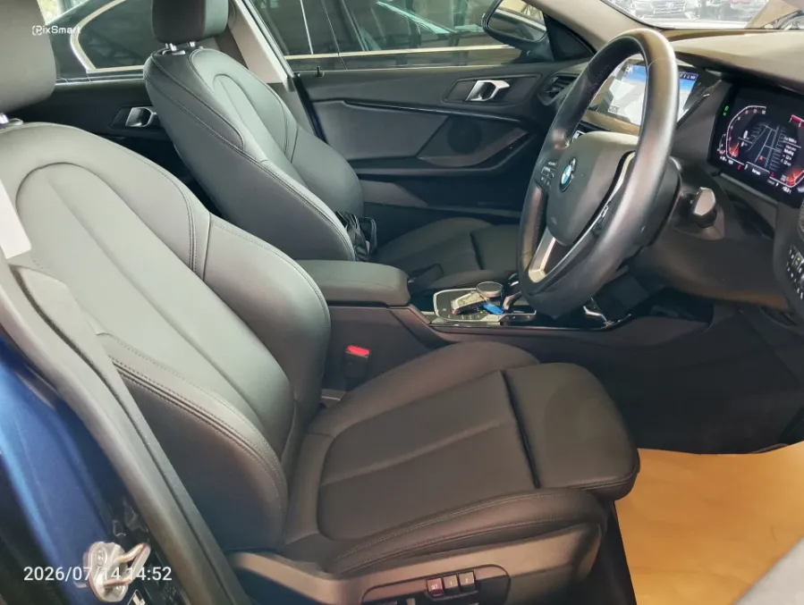 Foto Mobil Bekas Kabin Depan BMW 218i 1.5 tahun 2023