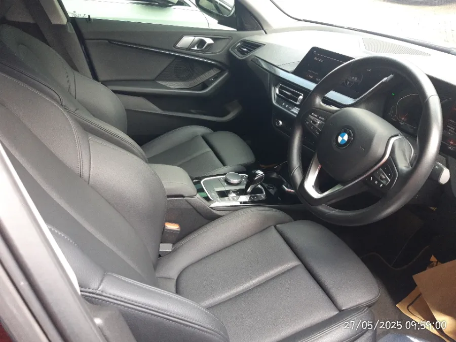 Foto Mobil Bekas Kabin Depan BMW 218i 1.5 tahun 2023