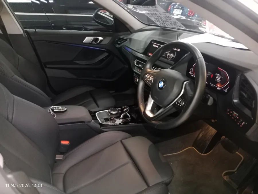 Foto Mobil Bekas Kabin Depan BMW 218i 1.5 tahun 2023