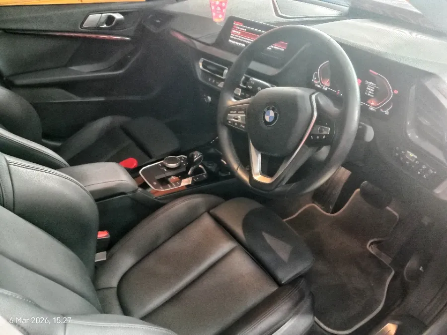 Foto Mobil Bekas Kabin Depan BMW 218i 1.5 tahun 2023