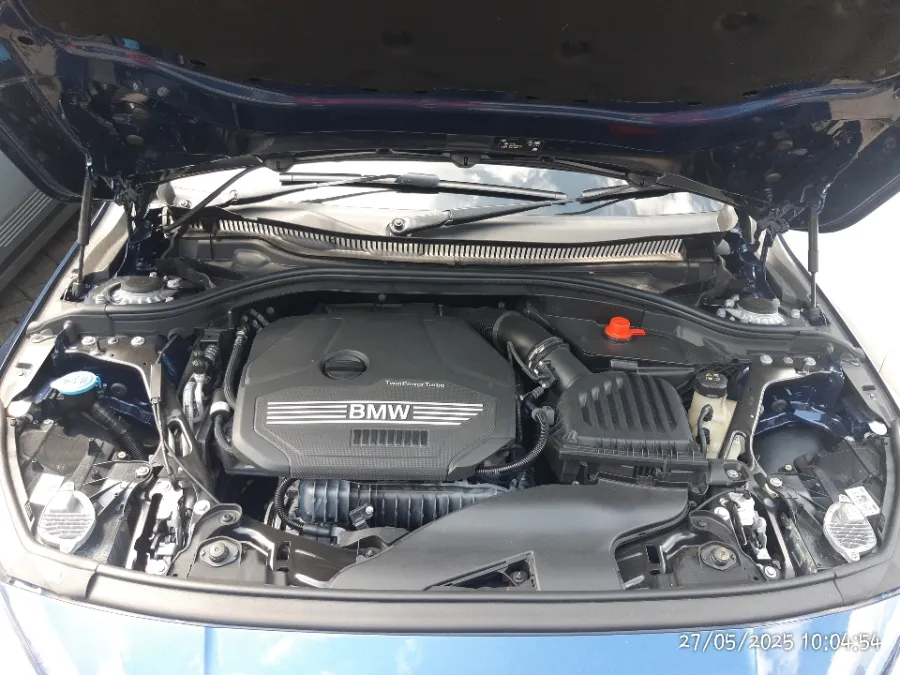 Foto Mobil Bekas Mesin BMW 218i 1.5 tahun 2023