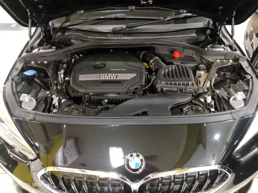 Foto Mobil Bekas Mesin BMW 218i 1.5 tahun 2023