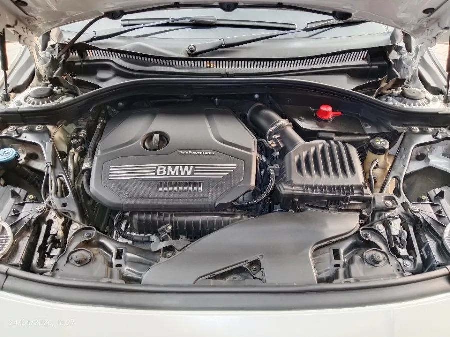 Foto Mobil Bekas Mesin BMW 218i 1.5 tahun 2023