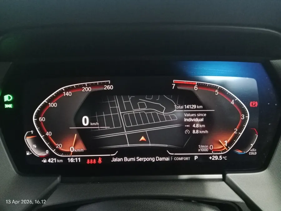 Foto Mobil Bekas Odometer BMW 218i 1.5 tahun 2023