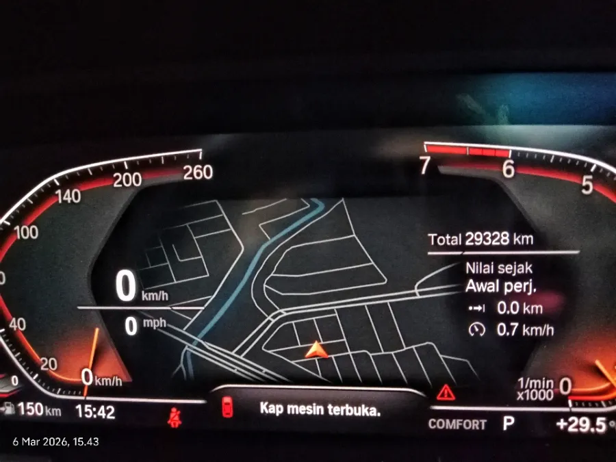 Foto Mobil Bekas Odometer BMW 218i 1.5 tahun 2023