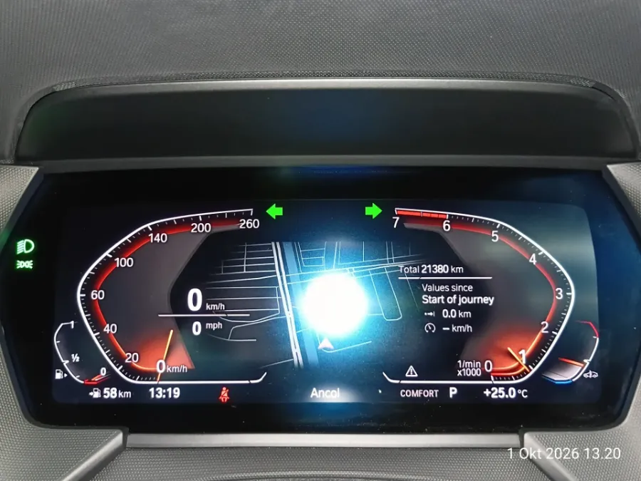 Foto Mobil Bekas Odometer BMW 218i 1.5 tahun 2023