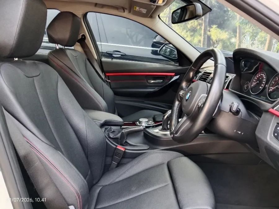 Foto Mobil Bekas Kabin Depan BMW 320i 2.0 tahun 2016