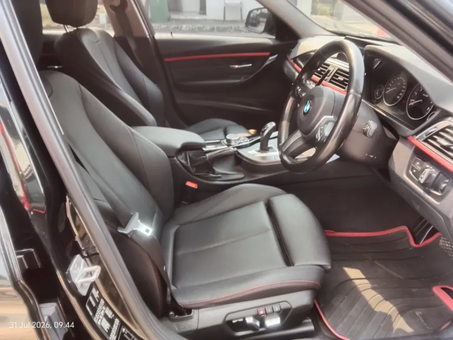 Foto Mobil Bekas Kabin Depan BMW 320i 2.0 tahun 2016