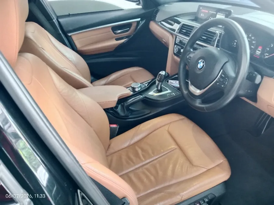 Foto Mobil Bekas Kabin Depan BMW 320i 2.0 tahun 2018