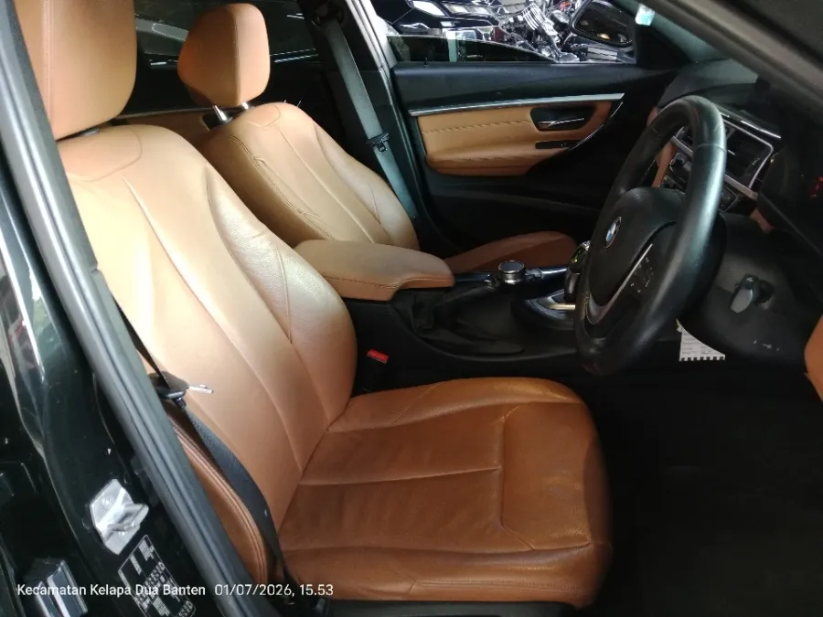 Foto Mobil Bekas Kabin Depan BMW 320i 2.0 tahun 2018