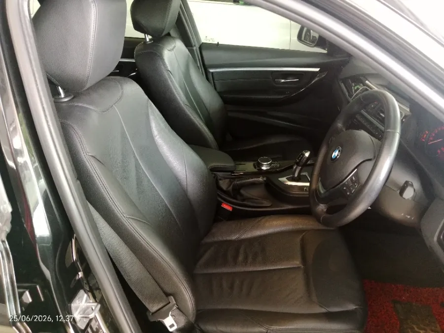 Foto Mobil Bekas Kabin Depan BMW 320i 2.0 tahun 2018