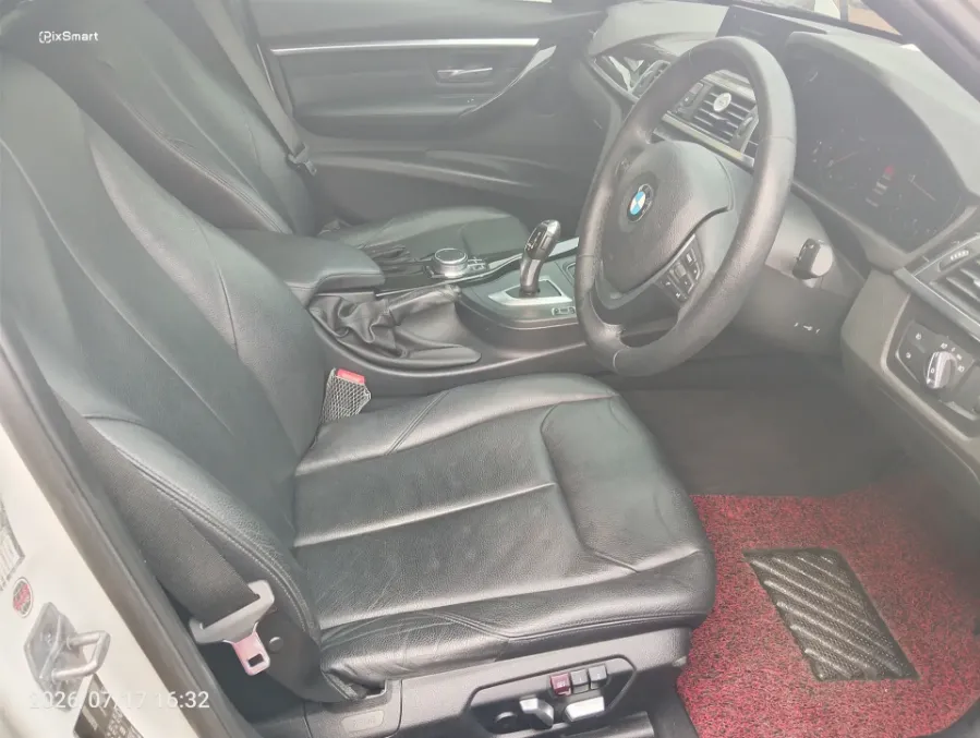 Foto Mobil Bekas Kabin Depan BMW 320i 2.0 tahun 2018