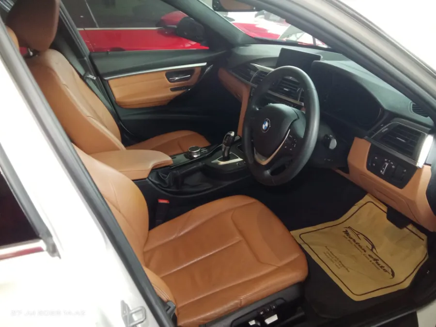 Foto Mobil Bekas Kabin Depan BMW 320i 2.0 tahun 2018