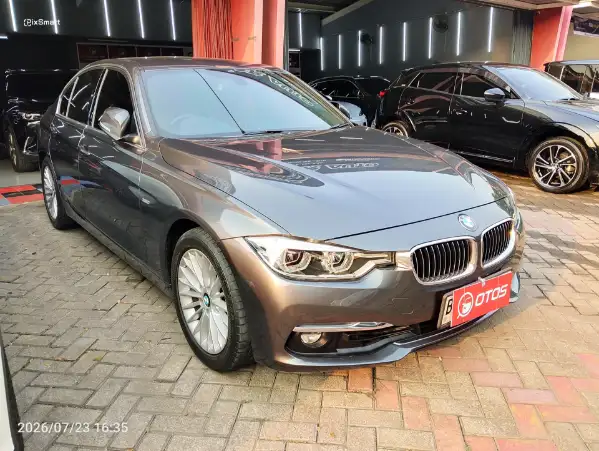 2018 BMW 320i 2.0 - Foto 1 dari 6