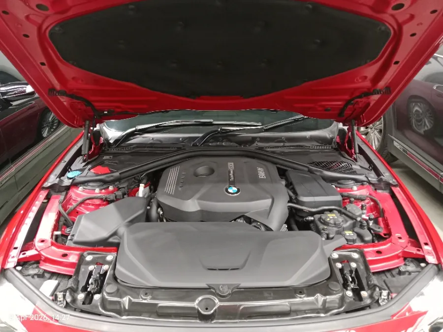 Foto Mobil Bekas Mesin BMW 320i 2.0 tahun 2018
