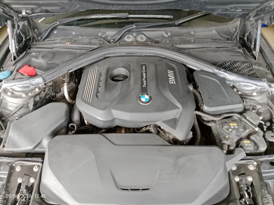 Foto Mobil Bekas Mesin BMW 320i 2.0 tahun 2018