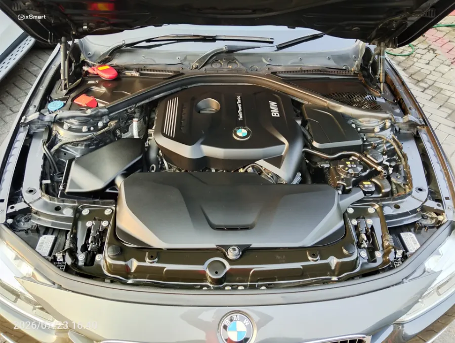 Foto Mobil Bekas Mesin BMW 320i 2.0 tahun 2018