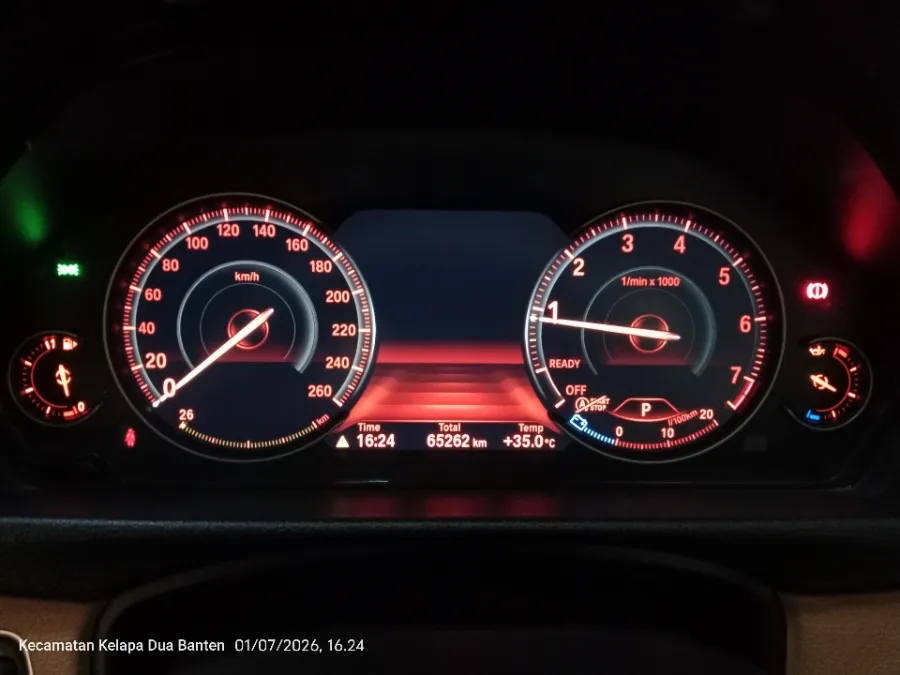 Foto Mobil Bekas Odometer BMW 320i 2.0 tahun 2018