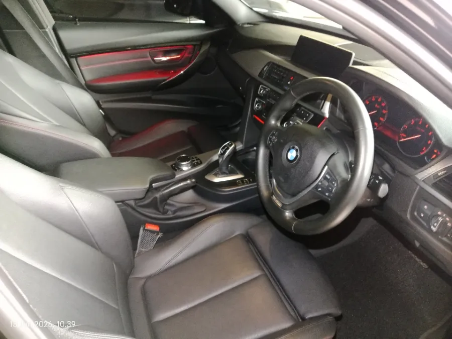 Foto Mobil Bekas Kabin Depan BMW 320i 2.0 tahun 2019