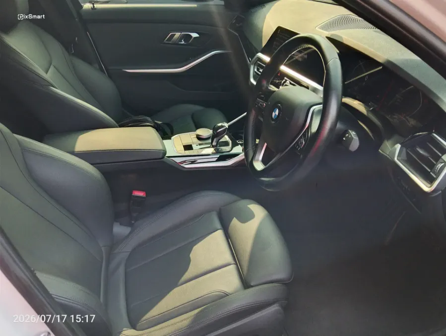 Foto Mobil Bekas Kabin Depan BMW 320i 2.0 tahun 2019