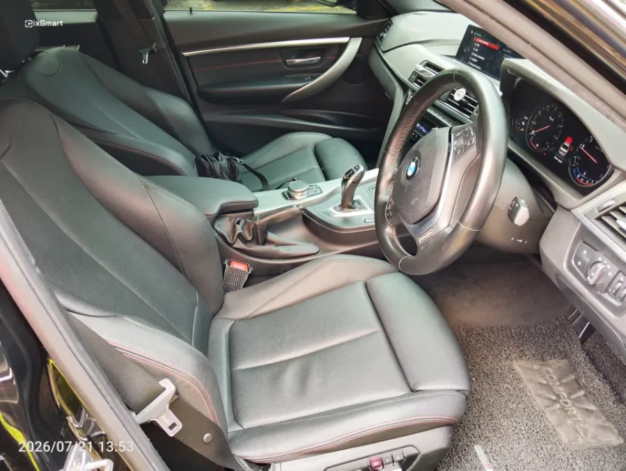 Foto Mobil Bekas Kabin Depan BMW 320i 2.0 tahun 2019