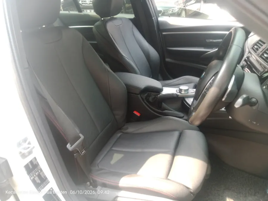 Foto Mobil Bekas Kabin Depan BMW 320i 2.0 tahun 2019
