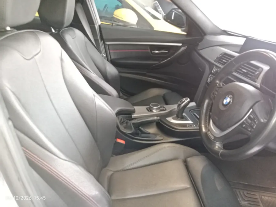 Foto Mobil Bekas Kabin Depan BMW 320i 2.0 tahun 2019