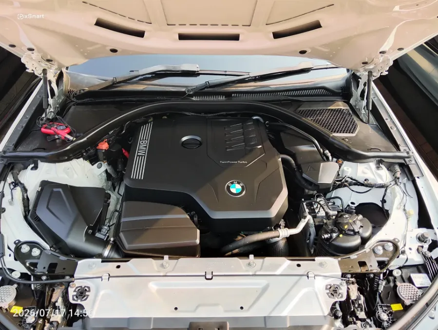 Foto Mobil Bekas Mesin BMW 320i 2.0 tahun 2019