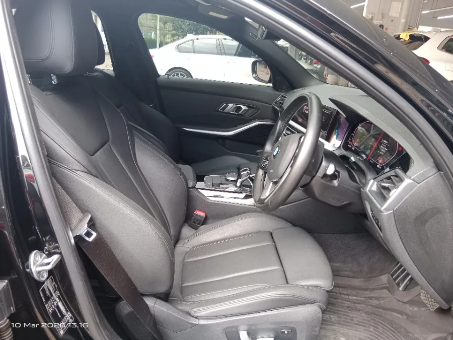 Foto Mobil Bekas Kabin Depan BMW 320i 2.0 tahun 2020