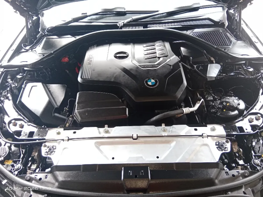 Foto Mobil Bekas Mesin BMW 320i 2.0 tahun 2020