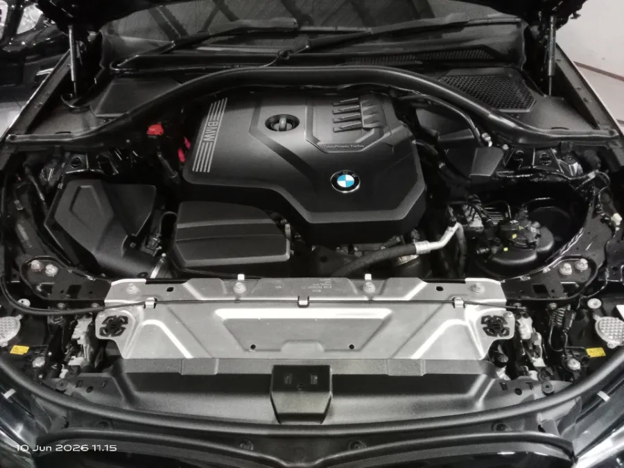 Foto Mobil Bekas Mesin BMW 320i 2.0 tahun 2020