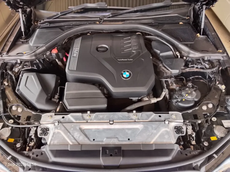 Foto Mobil Bekas Mesin BMW 320i 2.0 tahun 2020