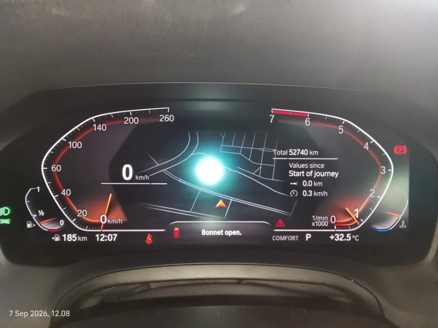 Foto Mobil Bekas Odometer BMW 320i 2.0 tahun 2020