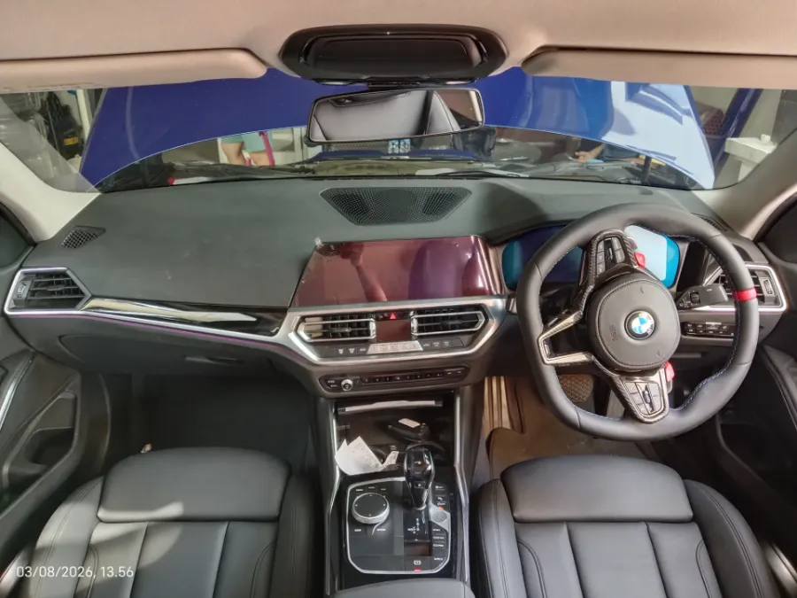 Foto Mobil Bekas Dashboard BMW 320i 2.0 tahun 2021