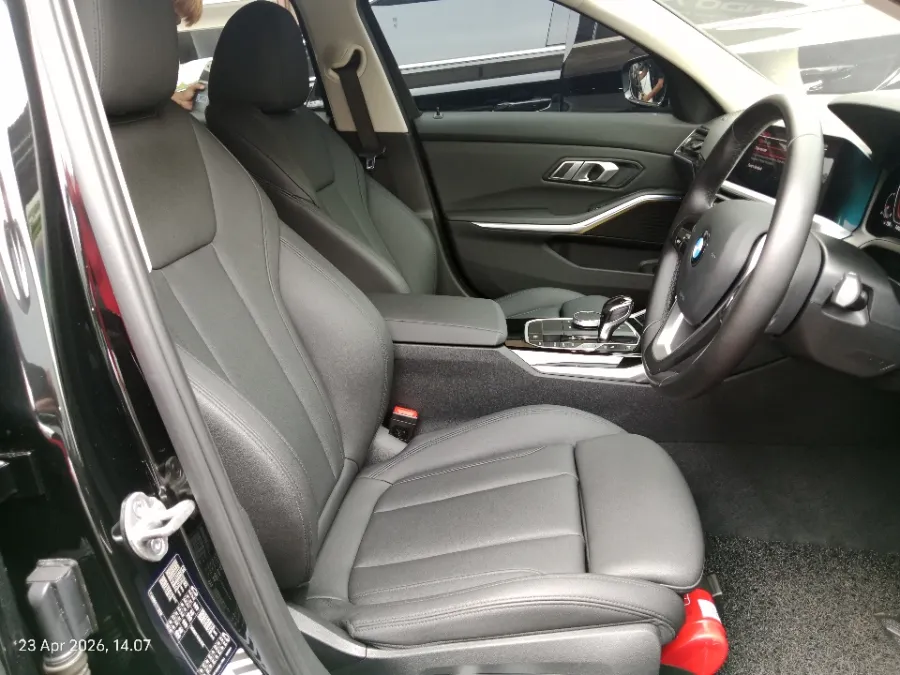 Foto Mobil Bekas Kabin Depan BMW 320i 2.0 tahun 2021