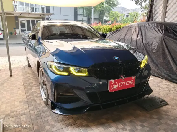 2021 BMW 320i 2.0 - Foto 1 dari 6